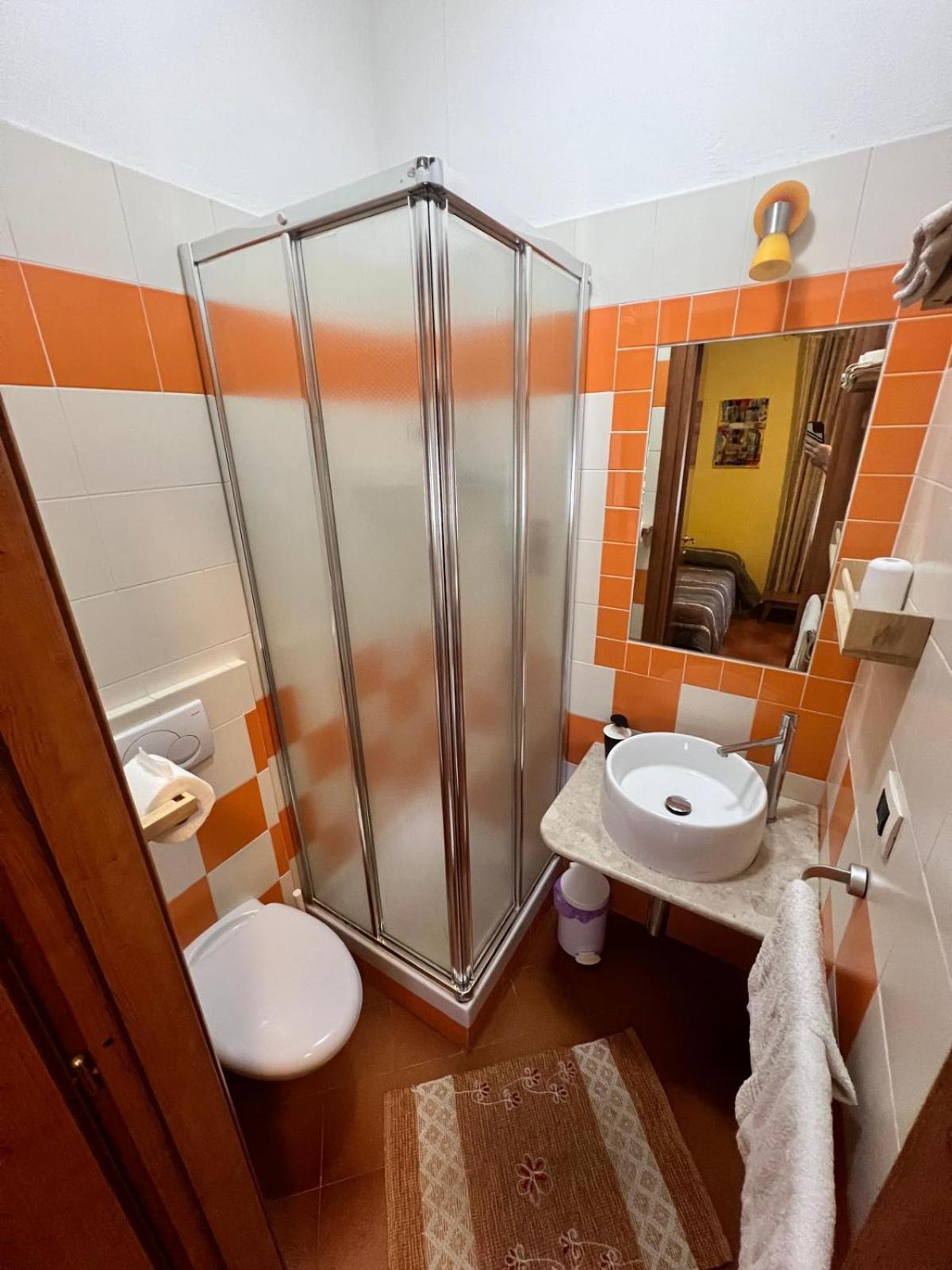 La Casa Rosa Hotel Borghetto di Vara Ngoại thất bức ảnh